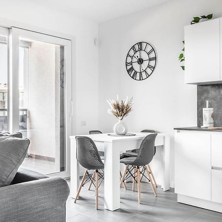 Harmony House - Rho Fiera 6Min - Free Parking - Terrace Apartment Милано Екстериор снимка