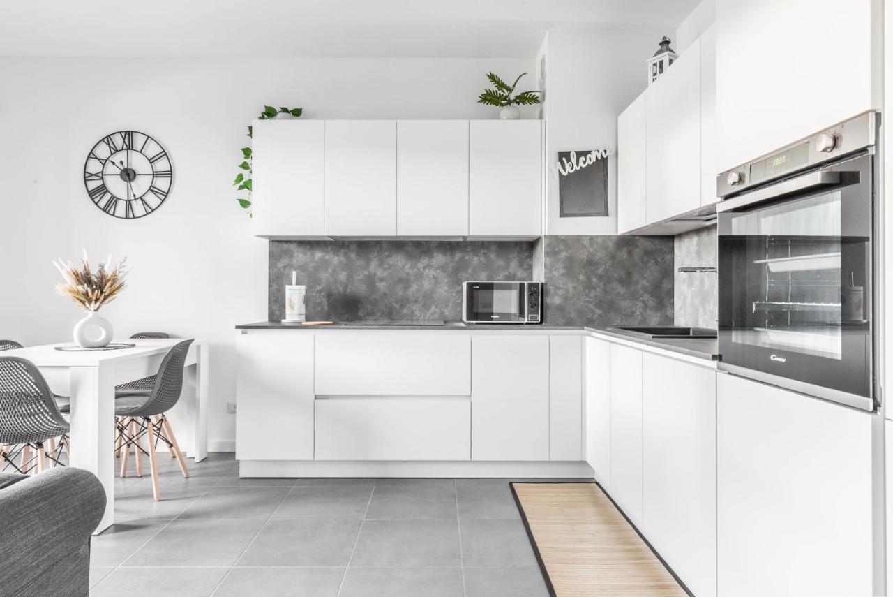Harmony House - Rho Fiera 6Min - Free Parking - Terrace Apartment Милано Екстериор снимка