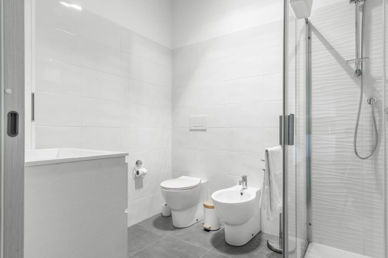 Harmony House - Rho Fiera 6Min - Free Parking - Terrace Apartment Милано Екстериор снимка