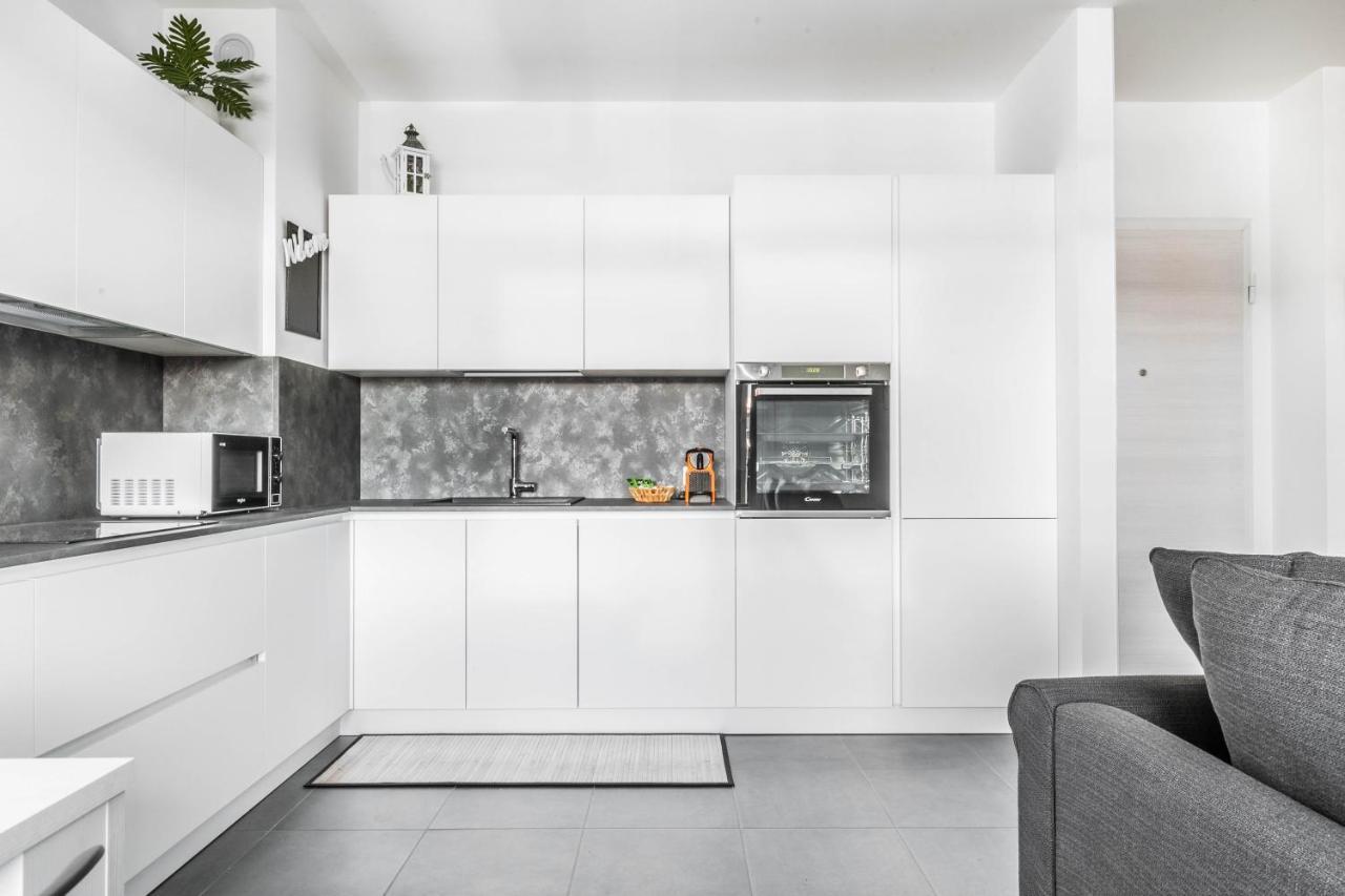 Harmony House - Rho Fiera 6Min - Free Parking - Terrace Apartment Милано Екстериор снимка