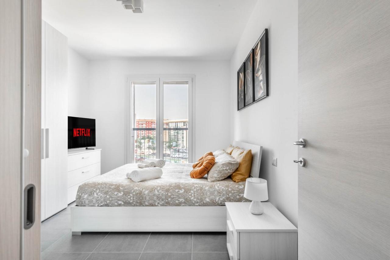 Harmony House - Rho Fiera 6Min - Free Parking - Terrace Apartment Милано Екстериор снимка