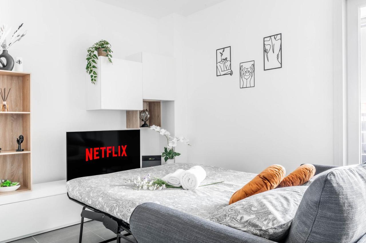 Harmony House - Rho Fiera 6Min - Free Parking - Terrace Apartment Милано Екстериор снимка