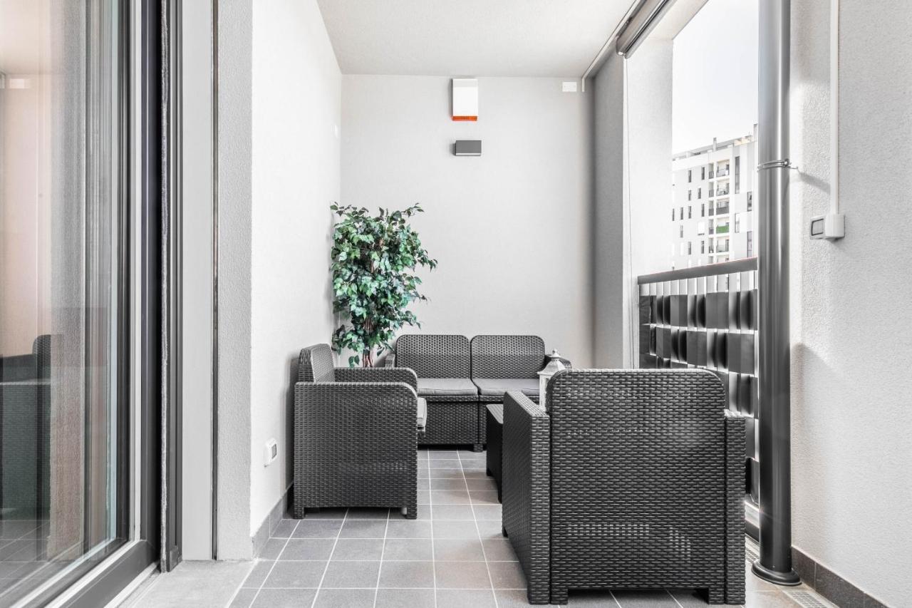 Harmony House - Rho Fiera 6Min - Free Parking - Terrace Apartment Милано Екстериор снимка