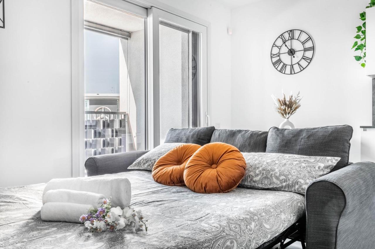 Harmony House - Rho Fiera 6Min - Free Parking - Terrace Apartment Милано Екстериор снимка